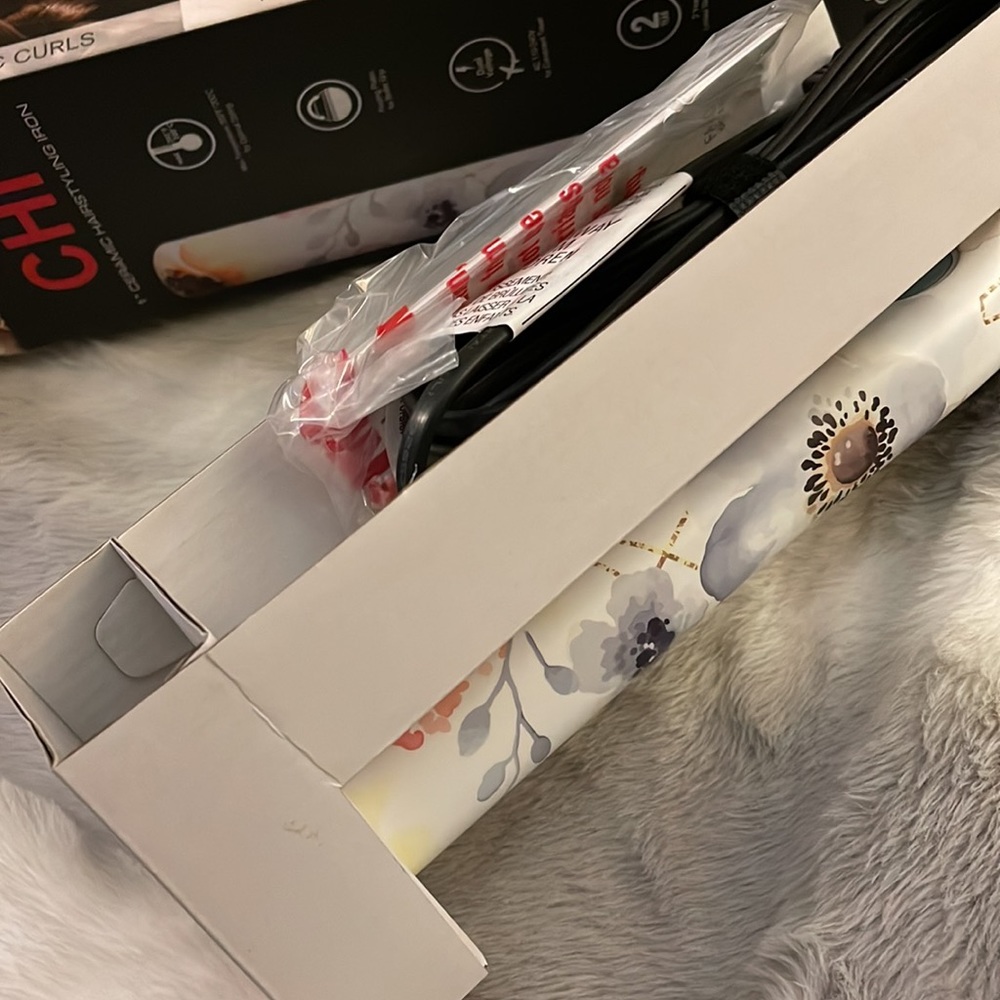 CHI Styling Garden Oasis 1" Ceramic Flat Iron - Picture 4 of 4